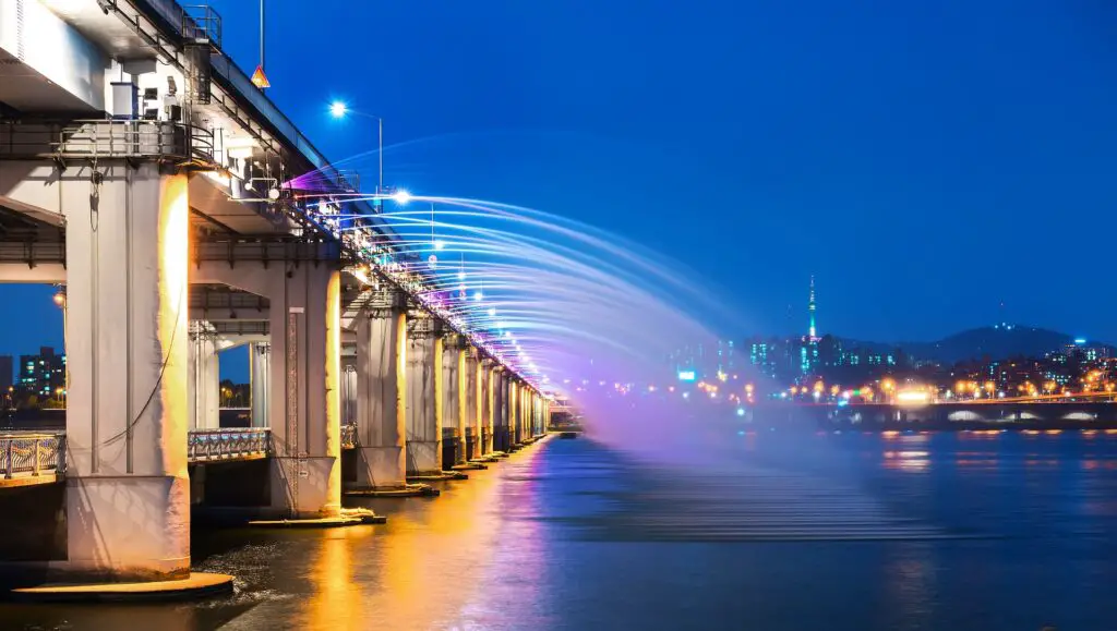 Seoul's Han River: A Sightseeing Cruise Through the Heart of the City