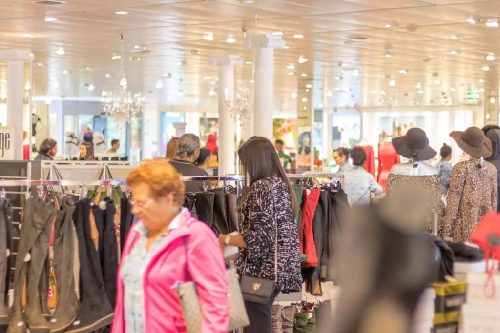Mall of Switzerland: A Shopper's Paradise
