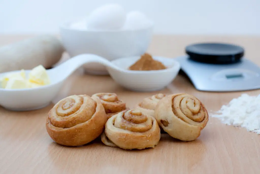 Swedish Cinnamon Buns and Rolls - A Swedish Delight