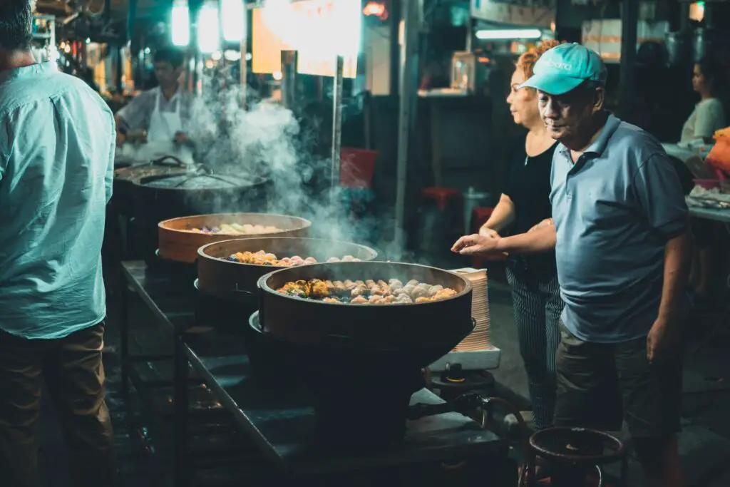 Kuala Lumpur's Local Street Food Night Tour: Savor the Flavors