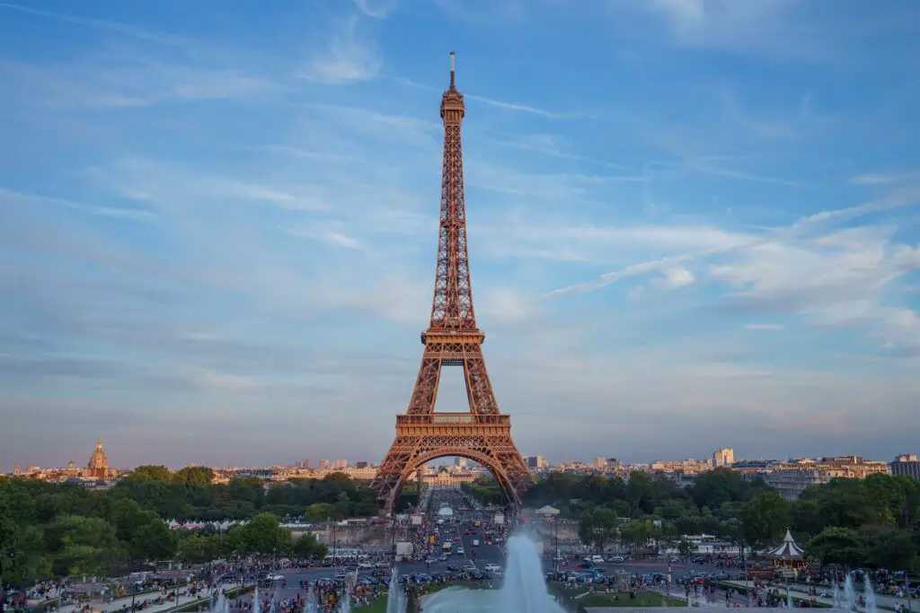 Exploring France's Treasures: Top Must-Visit Landmarks