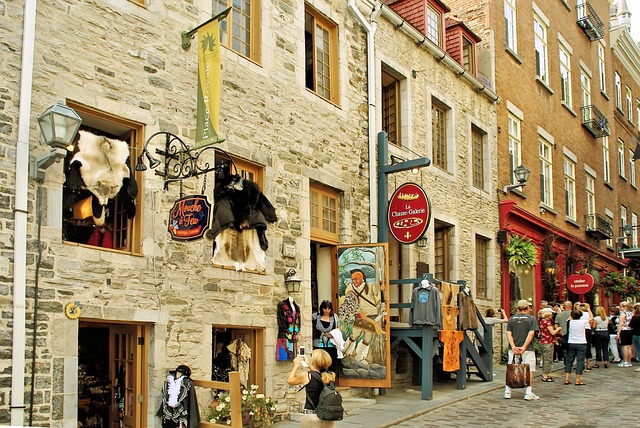 Guide to Shopping in Canada: Diversity of Products, Payment Options, and Tax Considerations
