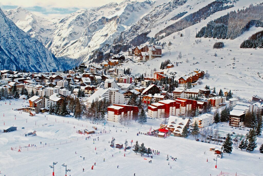 France Ski Holidays - Fantastic Ski Chalets, Apartments, and Lodges