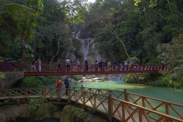 Tourist Etiquette in Laos: Dos and Don'ts