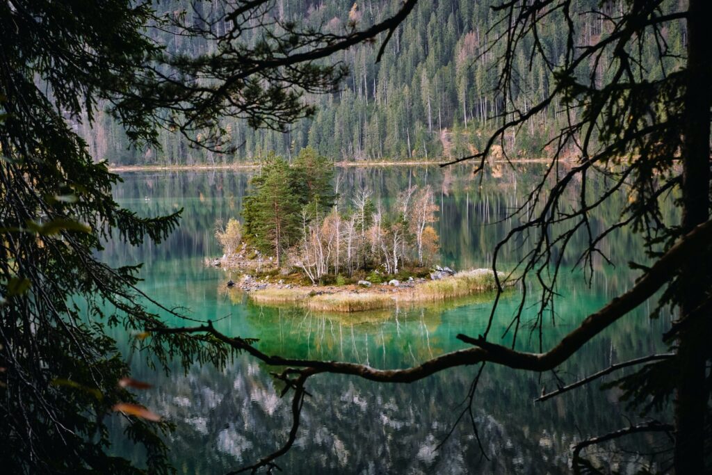 A Day in Paradise: Lake Eibsee's Charms Unveiled