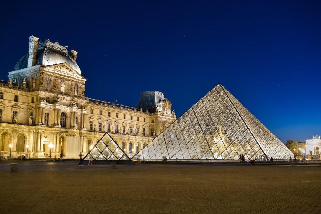 Exploring France's Treasures: Top Must-Visit Landmarks